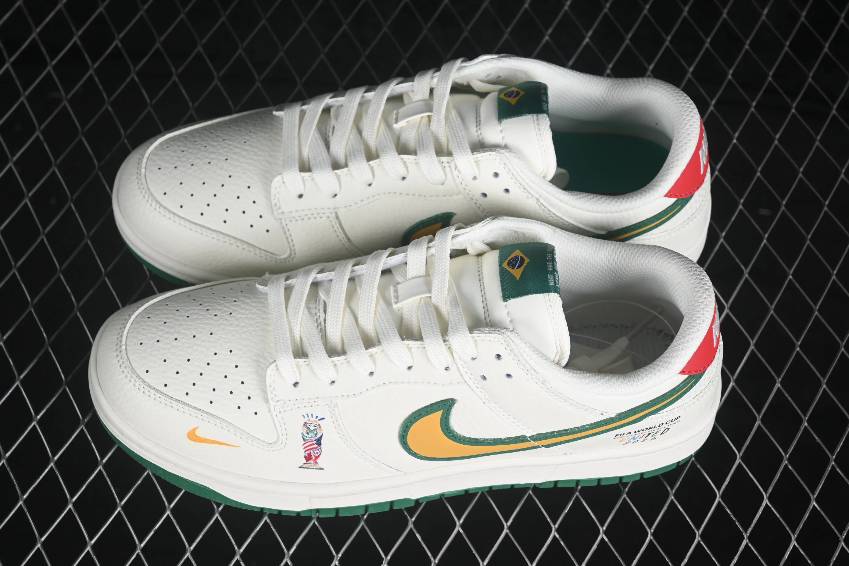 All categories Nk SB Dunk Series Nk SB Dunk Low High-end customized low-top sneakers Nike SB Dunk Low World Cup theme high-end customized low-top casual sneakers NH0601-495